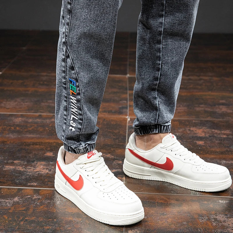 Pantalon de jogging en denim extensible pour homme