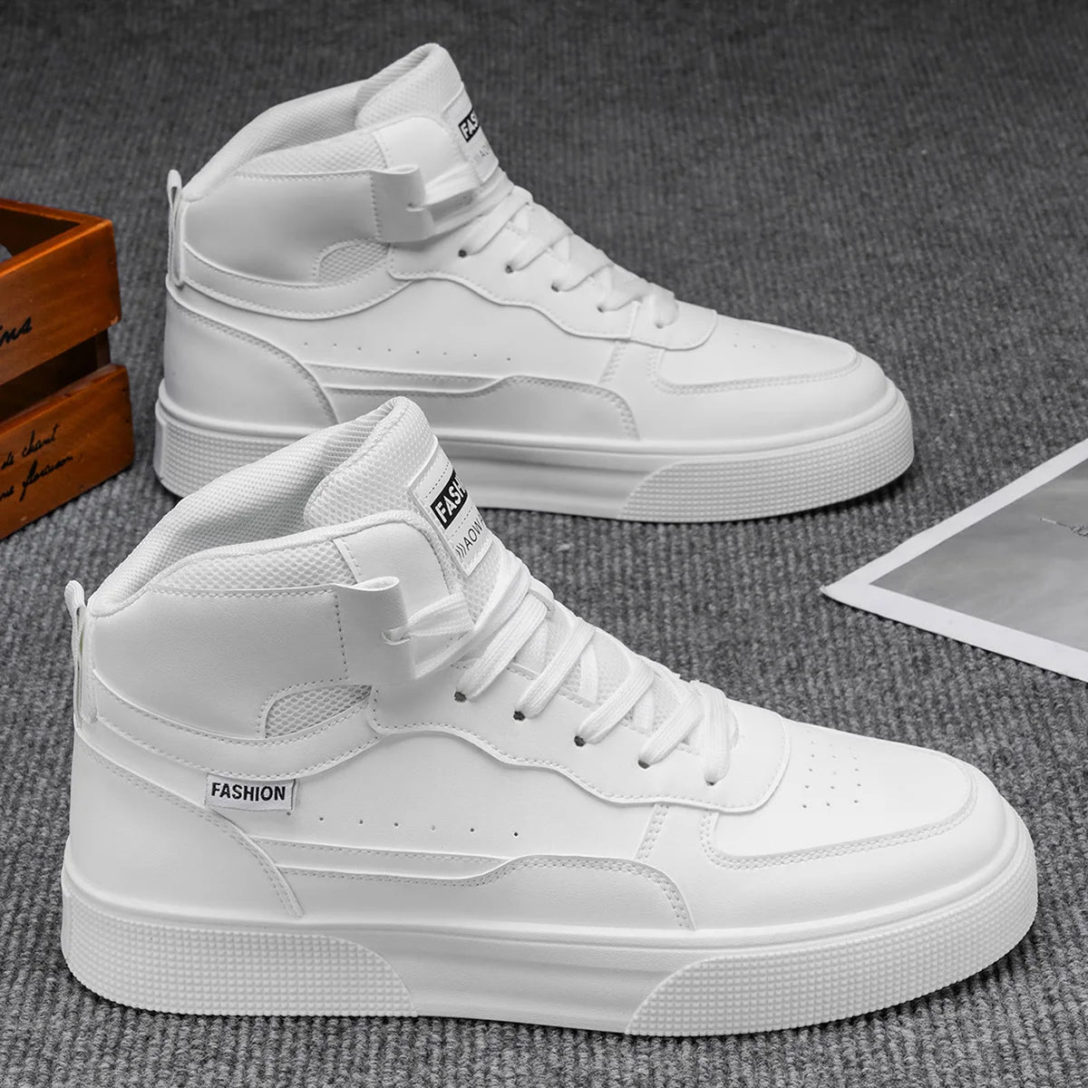 Men’s Lightweight Sneakers